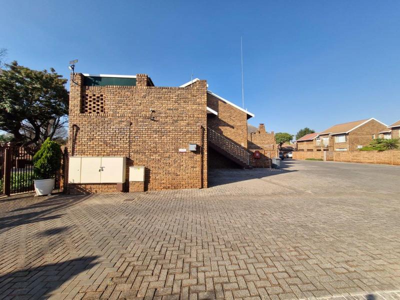 2 Bedroom Property for Sale in Doornpoort Gauteng