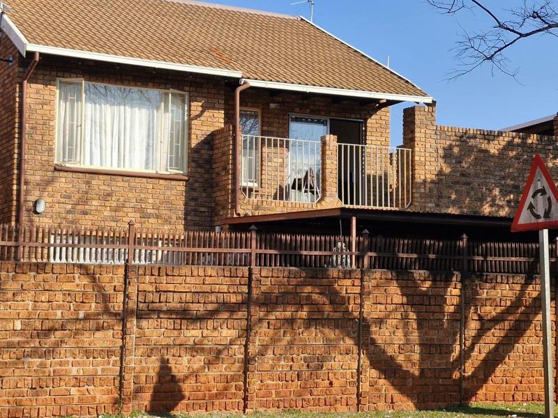 2 Bedroom Property for Sale in Doornpoort Gauteng