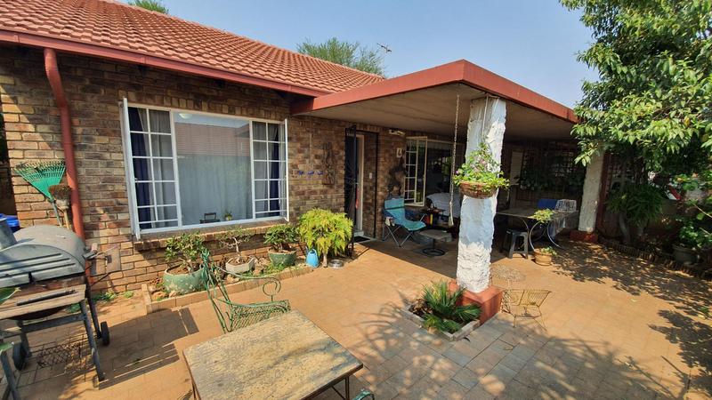 2 Bedroom Property for Sale in Doornpoort Gauteng