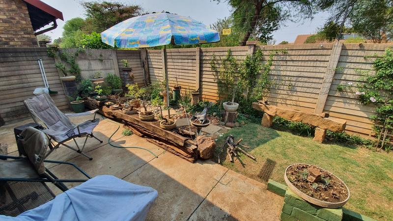 2 Bedroom Property for Sale in Doornpoort Gauteng