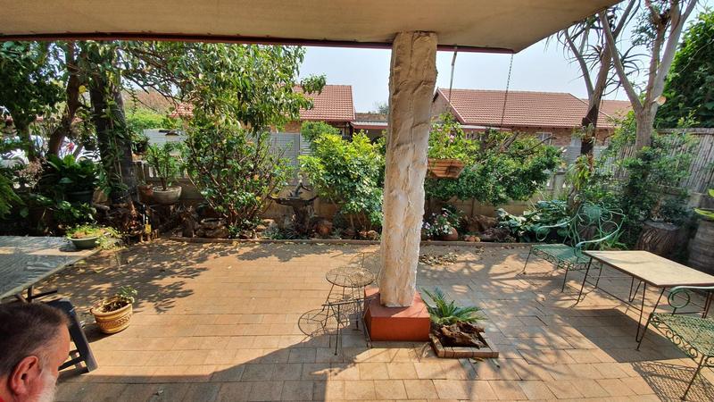 2 Bedroom Property for Sale in Doornpoort Gauteng