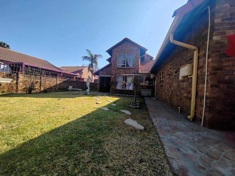 4 Bedroom Property for Sale in Doornpoort Gauteng