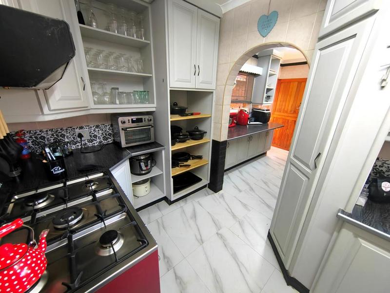 4 Bedroom Property for Sale in Doornpoort Gauteng