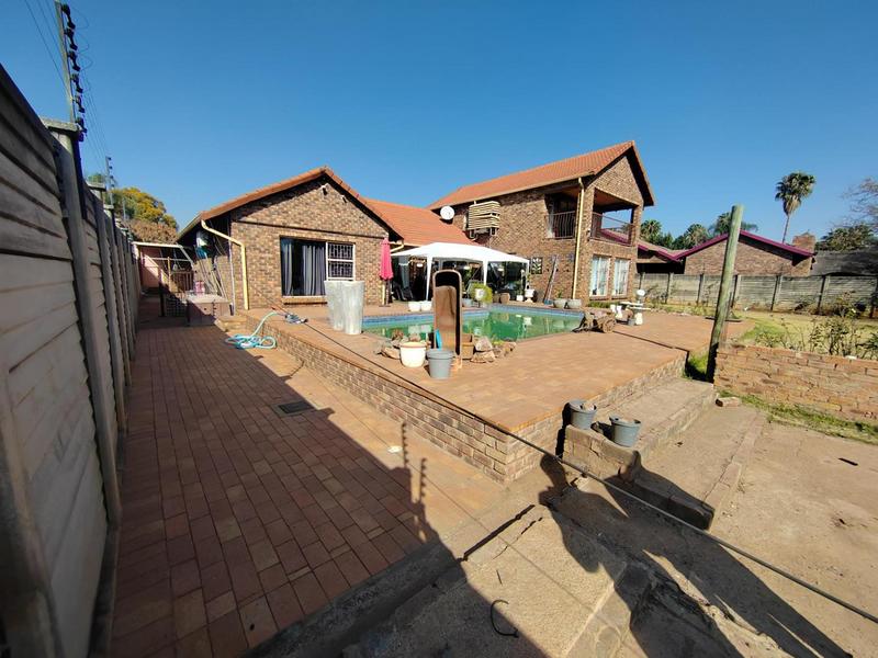 4 Bedroom Property for Sale in Doornpoort Gauteng