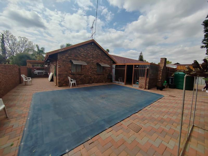 4 Bedroom Property for Sale in Doornpoort Gauteng