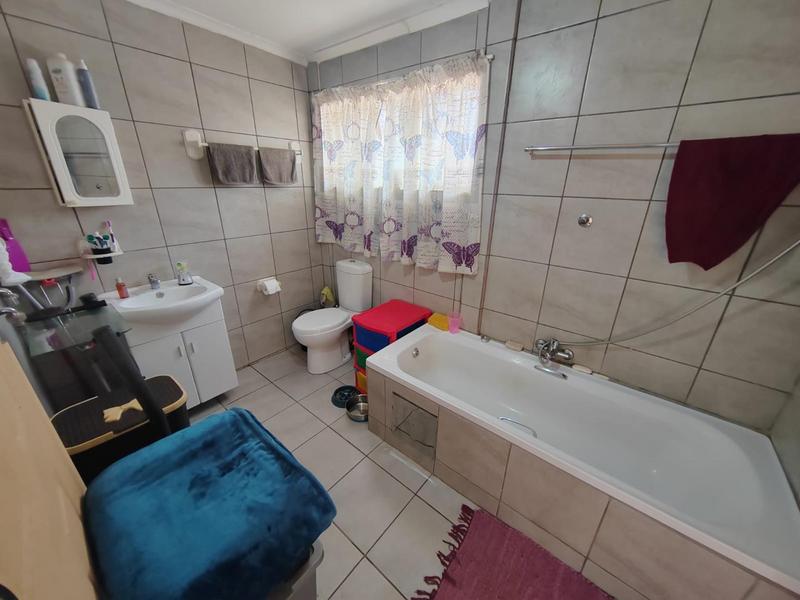 4 Bedroom Property for Sale in Doornpoort Gauteng