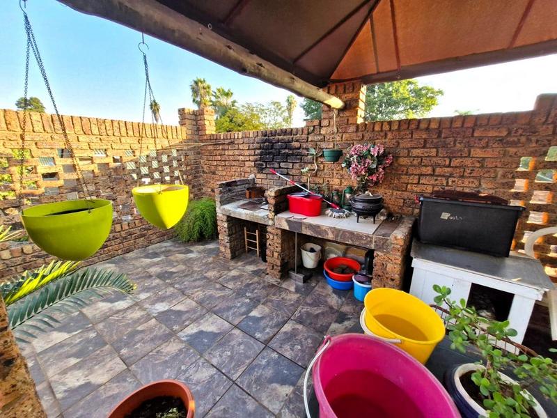 2 Bedroom Property for Sale in Doornpoort Gauteng