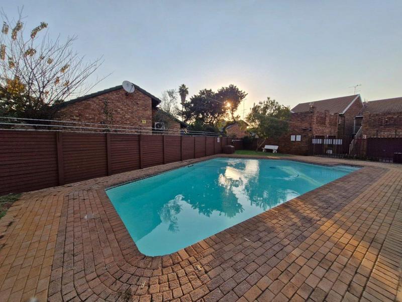 2 Bedroom Property for Sale in Doornpoort Gauteng