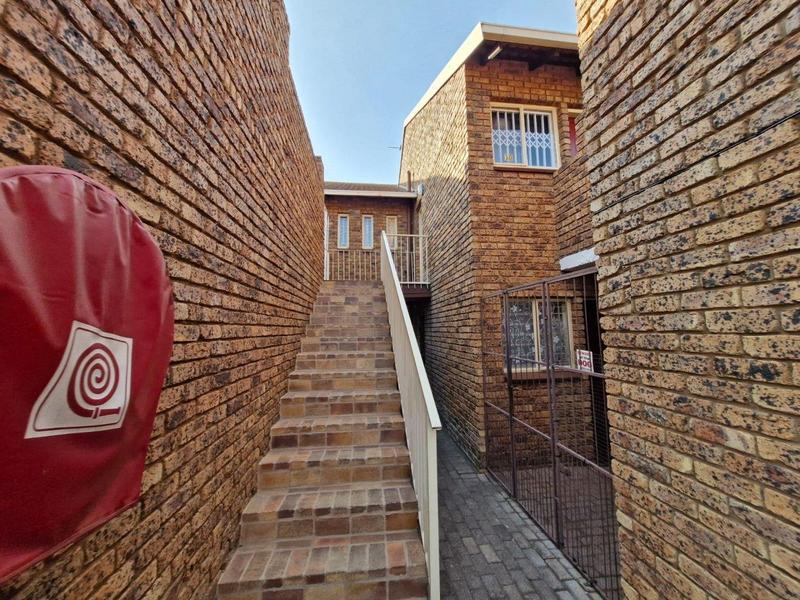 2 Bedroom Property for Sale in Doornpoort Gauteng