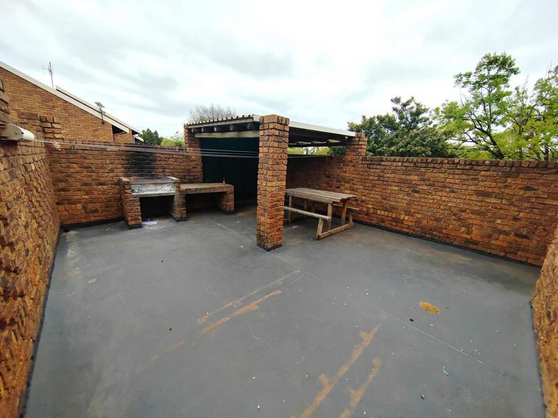 2 Bedroom Property for Sale in Doornpoort Gauteng