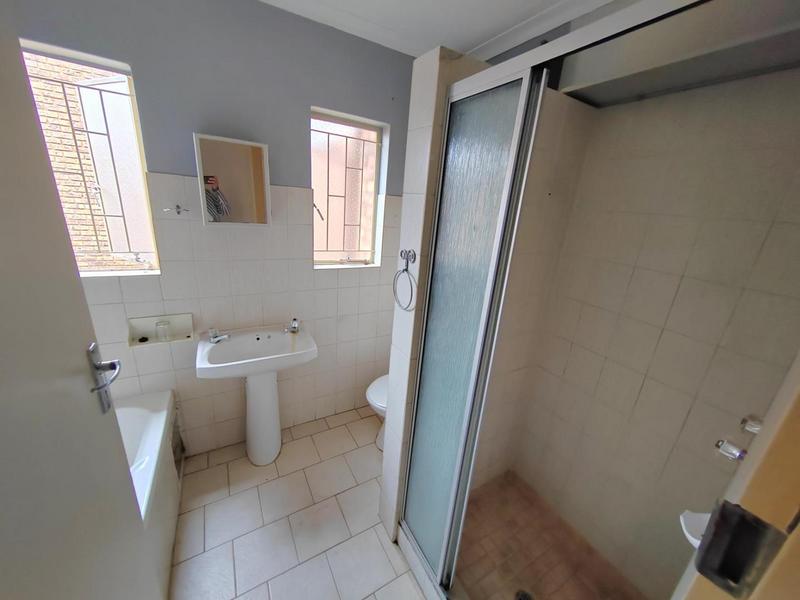 2 Bedroom Property for Sale in Doornpoort Gauteng