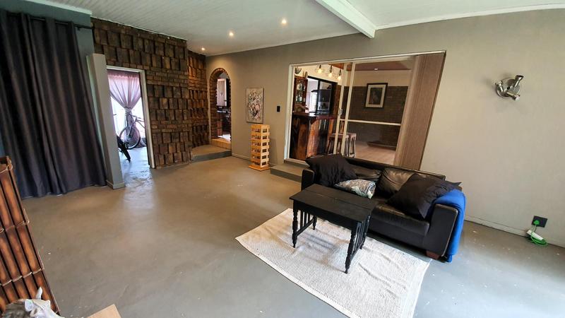 4 Bedroom Property for Sale in Dorandia Gauteng