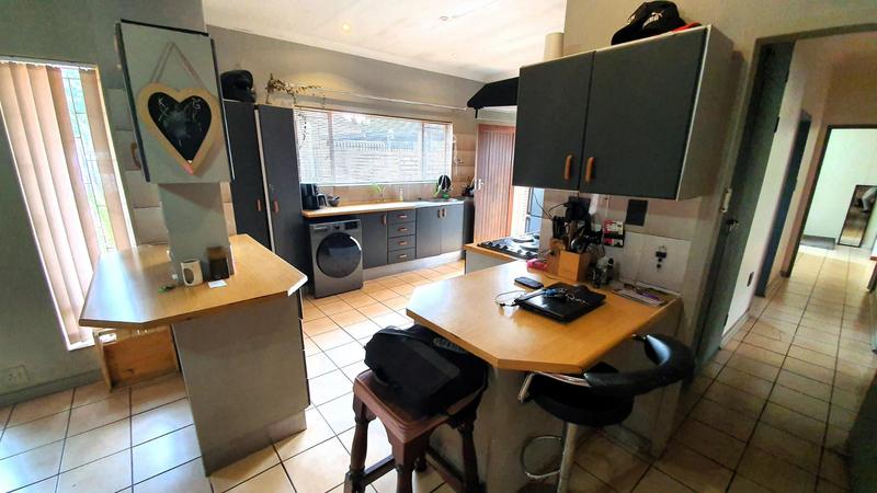 4 Bedroom Property for Sale in Dorandia Gauteng
