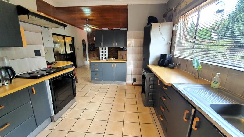 4 Bedroom Property for Sale in Dorandia Gauteng