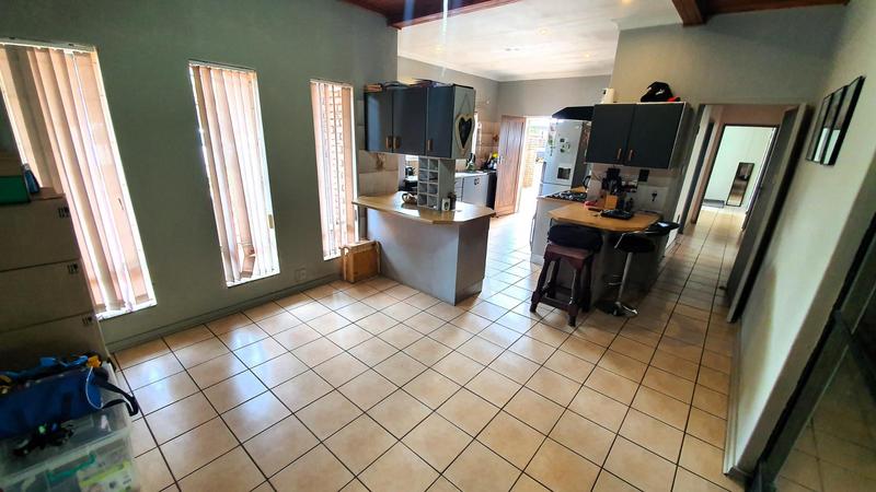 4 Bedroom Property for Sale in Dorandia Gauteng