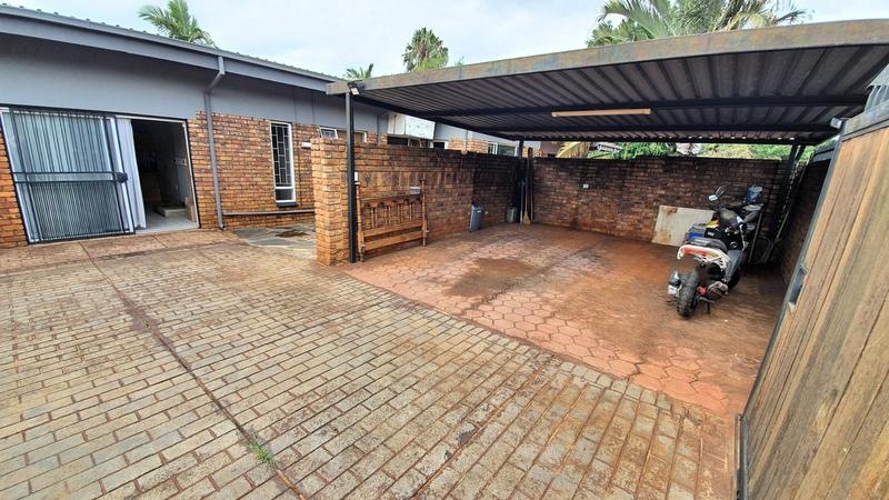 4 Bedroom Property for Sale in Dorandia Gauteng