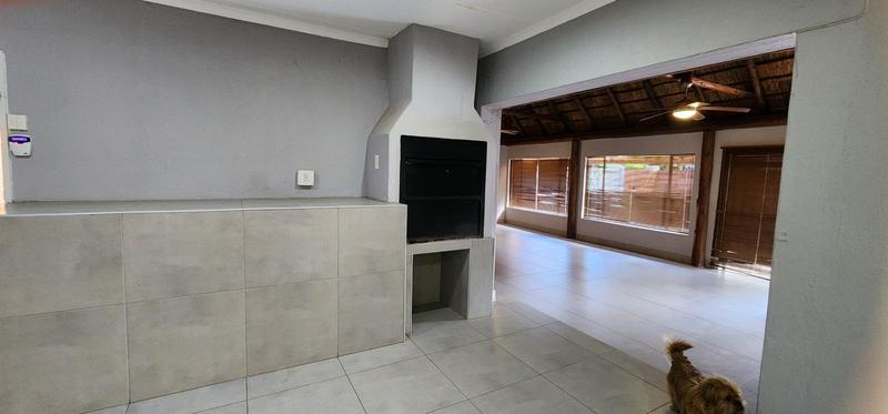 4 Bedroom Property for Sale in Florauna Gauteng