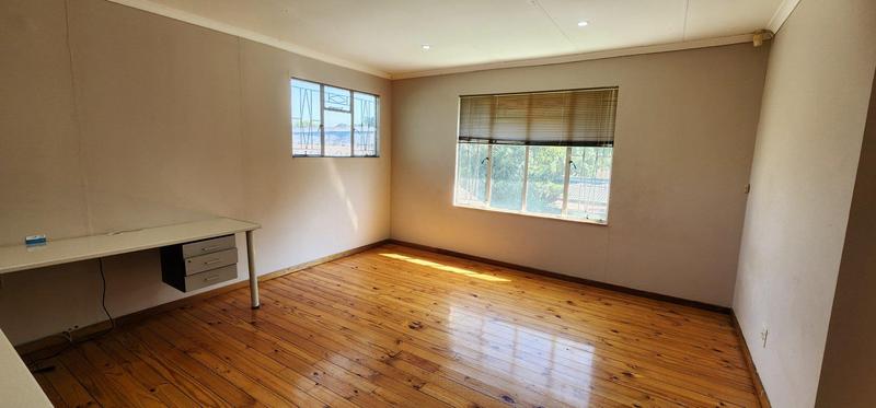 4 Bedroom Property for Sale in Florauna Gauteng