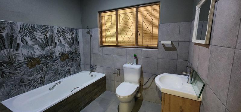4 Bedroom Property for Sale in Florauna Gauteng