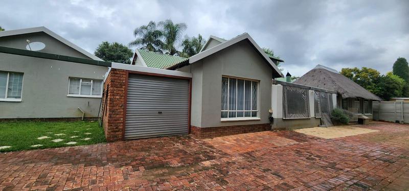 4 Bedroom Property for Sale in Florauna Gauteng