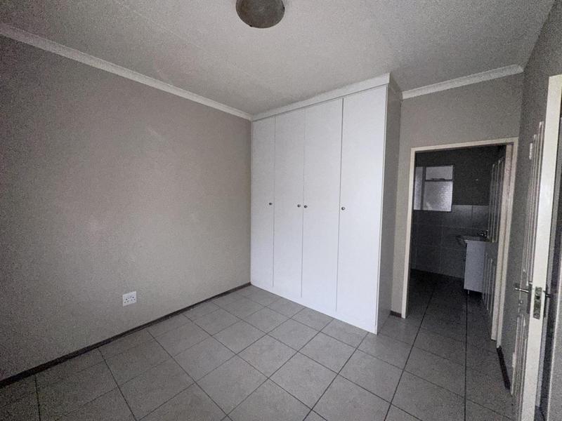 1 Bedroom Property for Sale in Hesteapark Gauteng