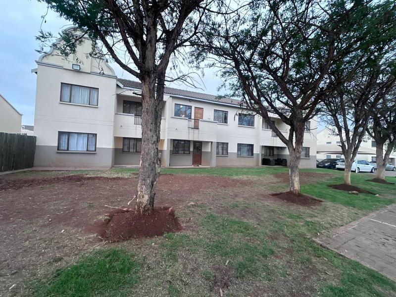 1 Bedroom Property for Sale in Hesteapark Gauteng