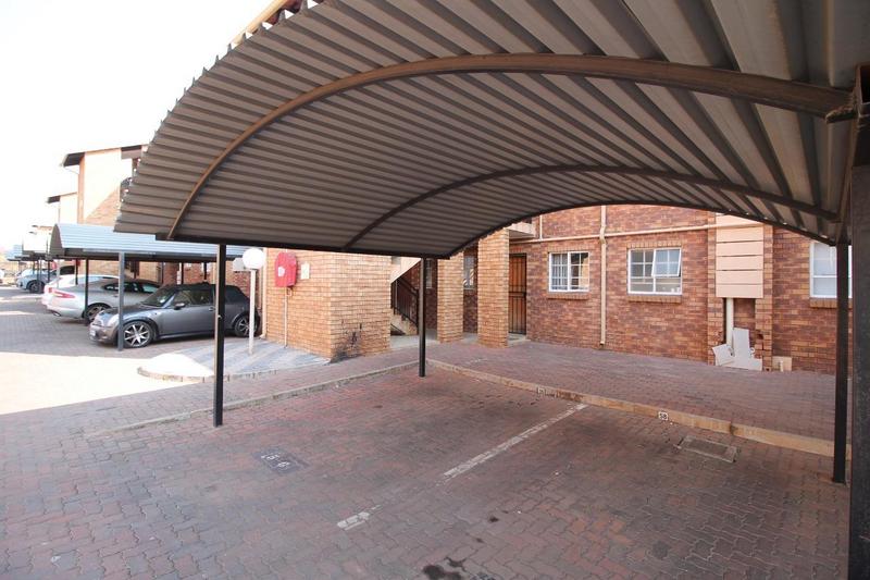 2 Bedroom Property for Sale in Karenpark Gauteng