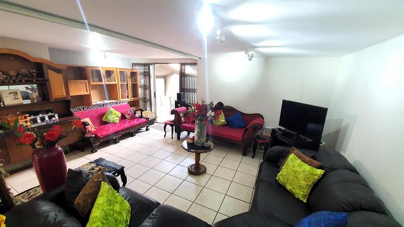 4 Bedroom Property for Sale in Magalieskruin Gauteng