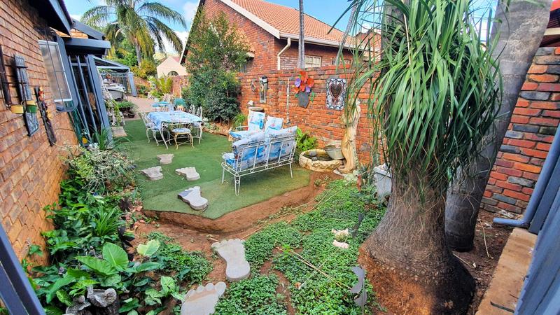 4 Bedroom Property for Sale in Magalieskruin Gauteng