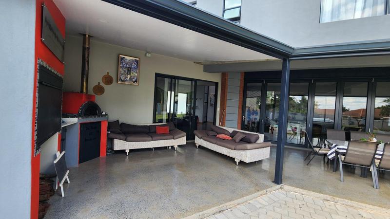 5 Bedroom Property for Sale in Zambezi Country Estate Gauteng