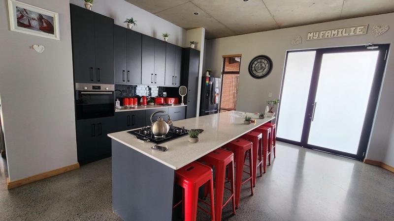 5 Bedroom Property for Sale in Zambezi Country Estate Gauteng