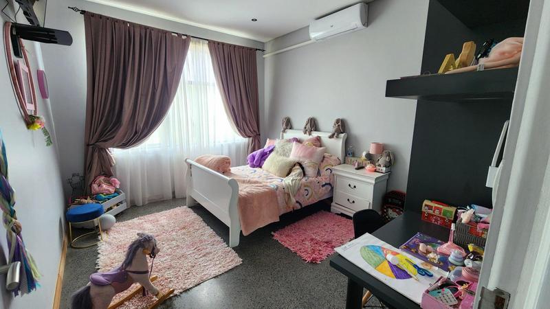 5 Bedroom Property for Sale in Zambezi Country Estate Gauteng