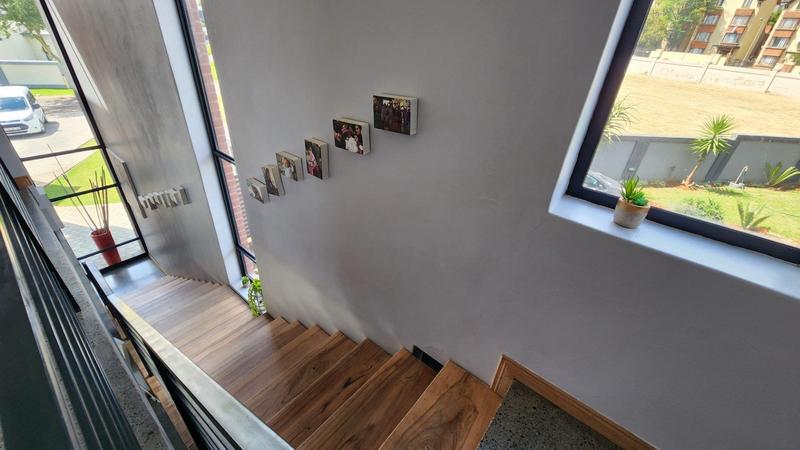 5 Bedroom Property for Sale in Zambezi Country Estate Gauteng