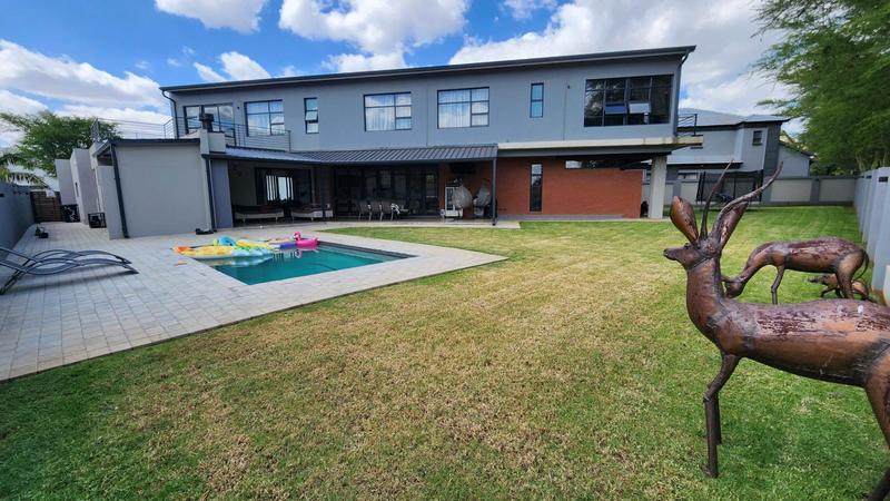5 Bedroom Property for Sale in Zambezi Country Estate Gauteng
