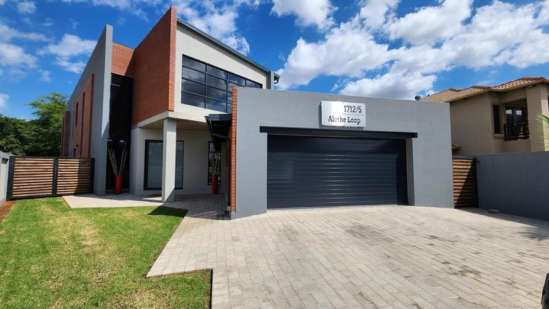 5 Bedroom Property for Sale in Zambezi Country Estate Gauteng