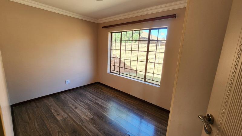 2 Bedroom Property for Sale in Montana Tuine Gauteng