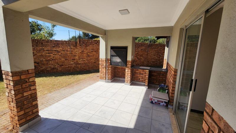 2 Bedroom Property for Sale in Montana Tuine Gauteng