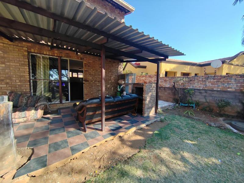 4 Bedroom Property for Sale in Ninapark Gauteng