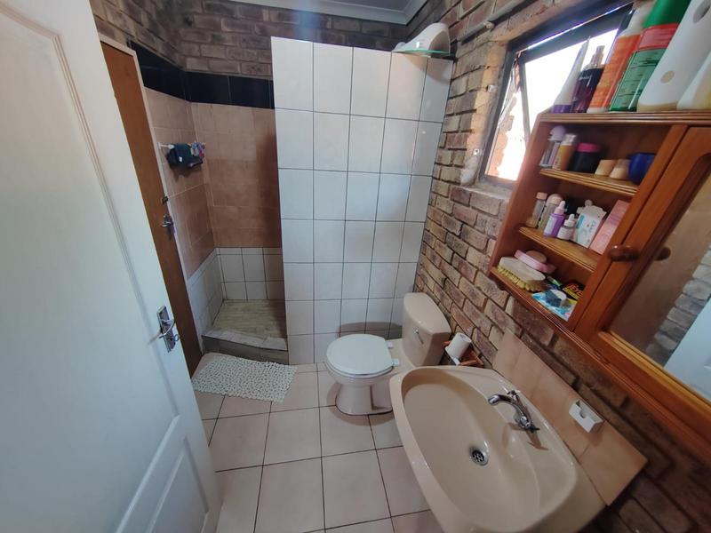 4 Bedroom Property for Sale in Ninapark Gauteng