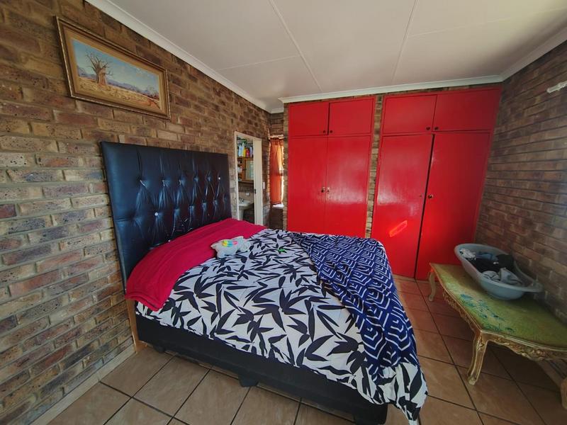 4 Bedroom Property for Sale in Ninapark Gauteng