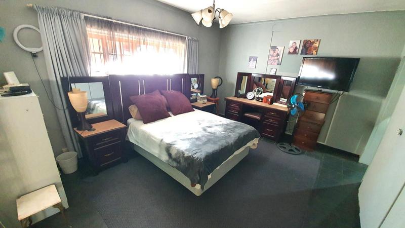6 Bedroom Property for Sale in Pretoria North Gauteng