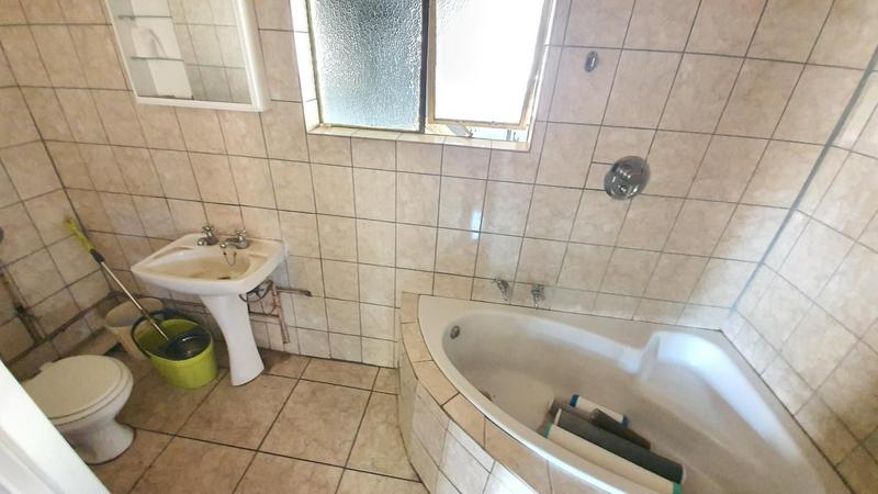 6 Bedroom Property for Sale in Pretoria North Gauteng