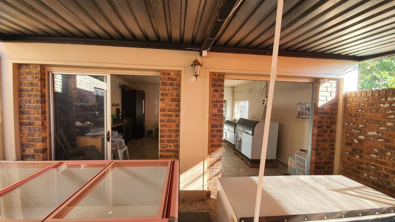 6 Bedroom Property for Sale in Pretoria North Gauteng