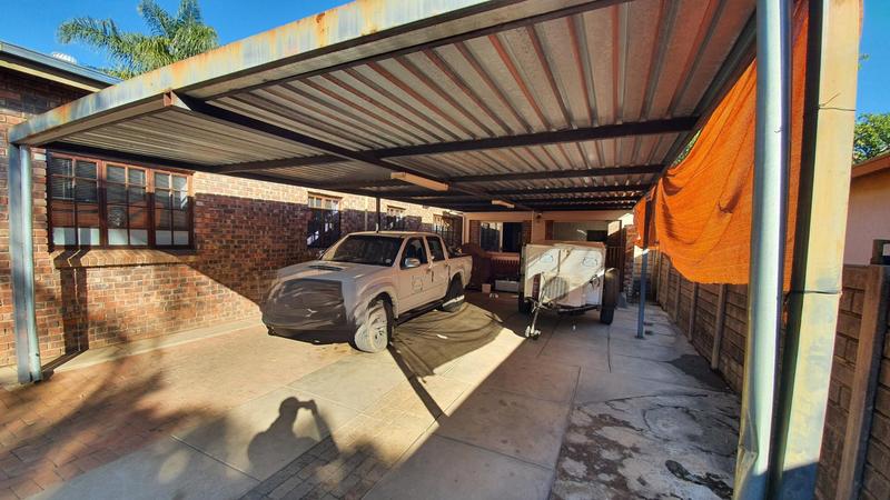 6 Bedroom Property for Sale in Pretoria North Gauteng
