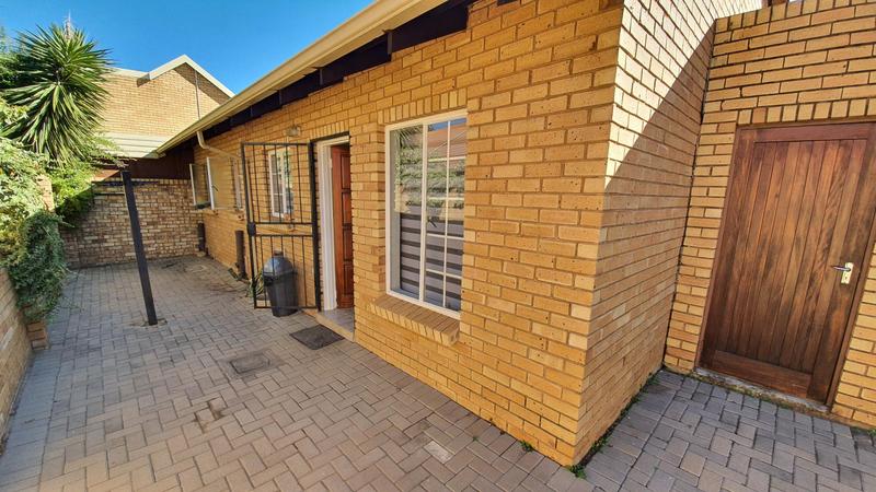 2 Bedroom Property for Sale in Sinoville Gauteng