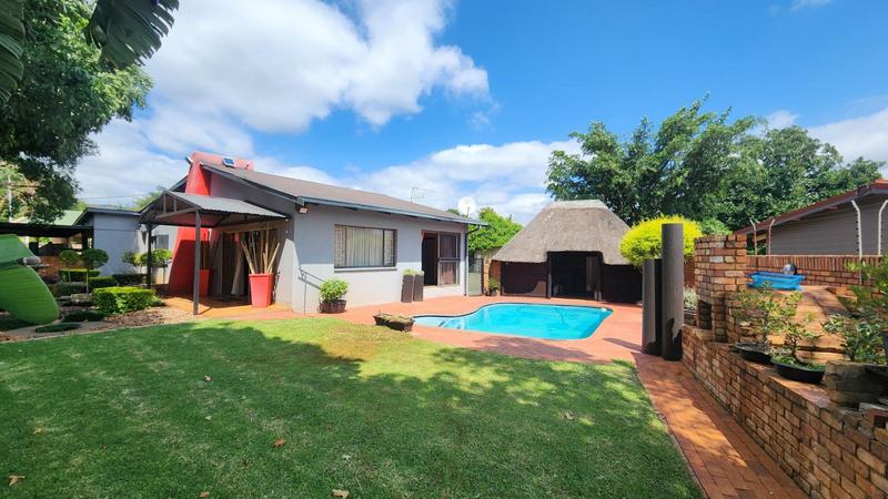 4 Bedroom Property for Sale in Sinoville Gauteng