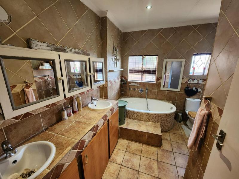 3 Bedroom Property for Sale in Sinoville Gauteng