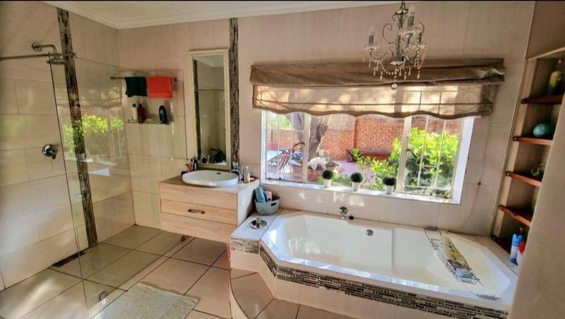 4 Bedroom Property for Sale in Suiderberg Gauteng
