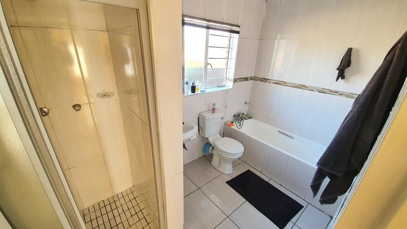 2 Bedroom Property for Sale in The Orchards Gauteng