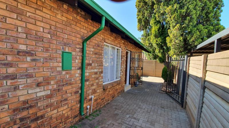 2 Bedroom Property for Sale in The Orchards Gauteng